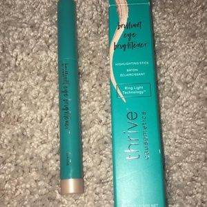 Thrive causemetics brilliant eye brightener Stella